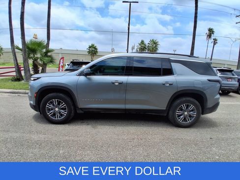 Used 2025 Chevrolet Traverse LT w/ Enhanced Driving Package FWD image 4