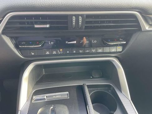 Used 2025 MAZDA CX-90 3.3 Turbo w/ Preferred Package AWD/4WD image 37