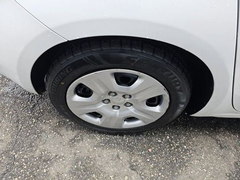 Used 2014 Dodge Dart SE image 9