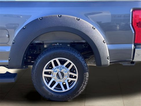 Used 2017 Ford F350 Lariat image 41