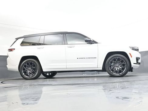 Used 2025 Jeep Grand Cherokee L Summit AWD/4WD image 33