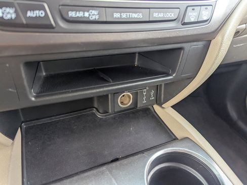 Used 2017 Honda Pilot EX image 30