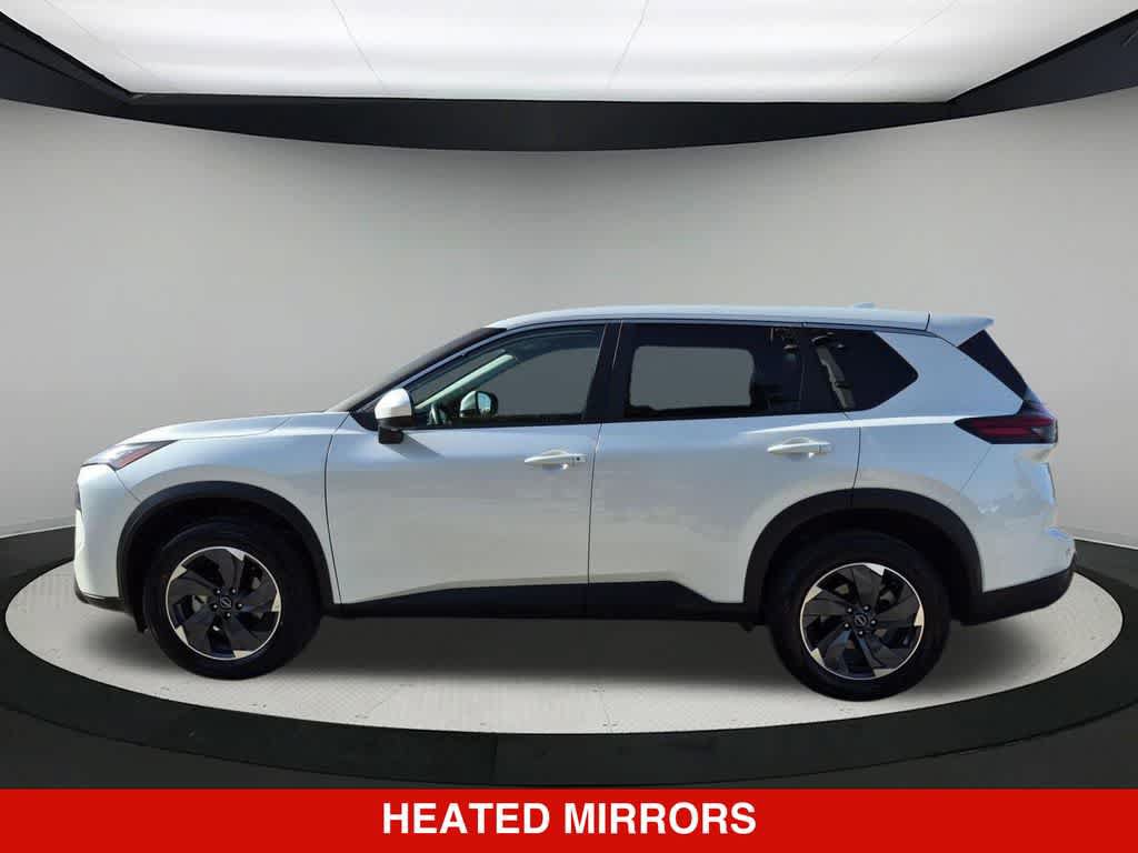 Used 2024 Nissan Rogue SV FWD image 3
