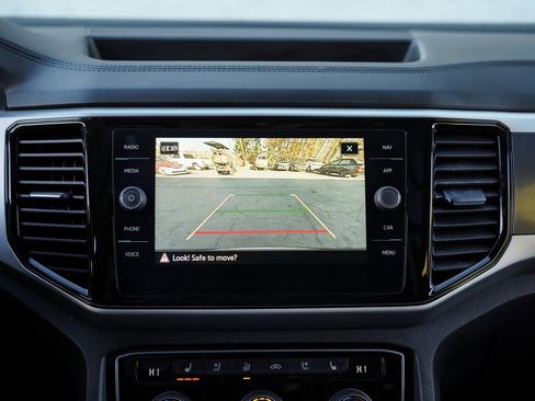 Used 2022 Volkswagen Atlas SEL Premium image 33