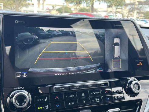 Certified 2022 Toyota Highlander Platinum image 37