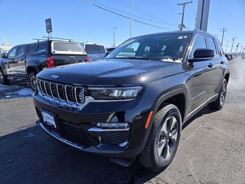 Used 2022 Jeep Grand Cherokee Limited 4xe image 4