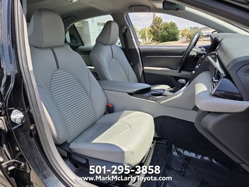 Used 2024 Toyota Camry SE FWD image 15