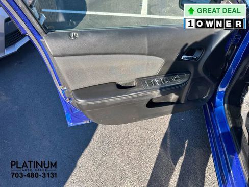 Used 2013 Dodge Avenger SE image 13