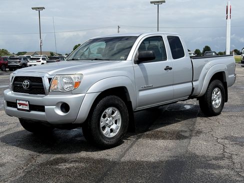 Used 2011 Toyota Tacoma 4x4 Access Cab w/ SR5 Pkg #2 image 9