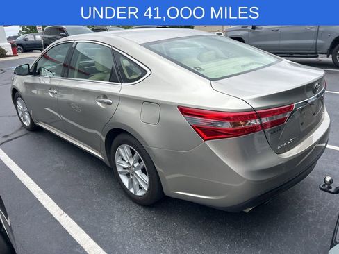 Used 2013 Toyota Avalon XLE FWD image 8
