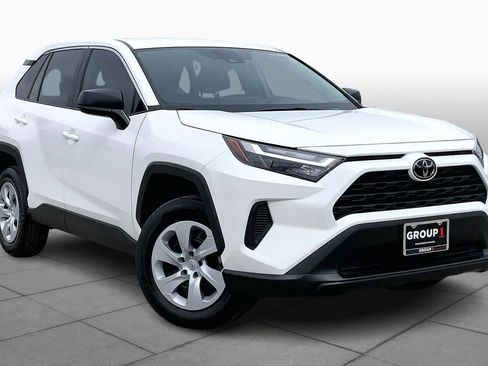 Used 2025 Toyota RAV4 LE image 3