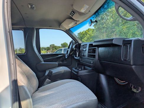 Used 2014 Chevrolet Express 3500 LT w/ LT Preferred Equipment Group RWD image 22