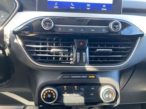 Certified 2022 Ford Escape SE image 13