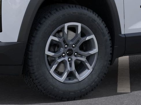 New 2026 Chevrolet Equinox ACTIV w/ Safety and Technology Package FWD image 9