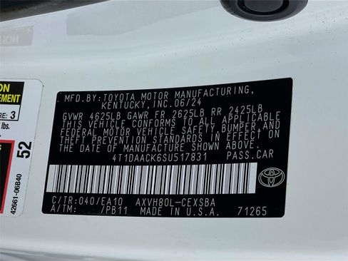 Used 2025 Toyota Camry SE w/ Convenience Package image 35