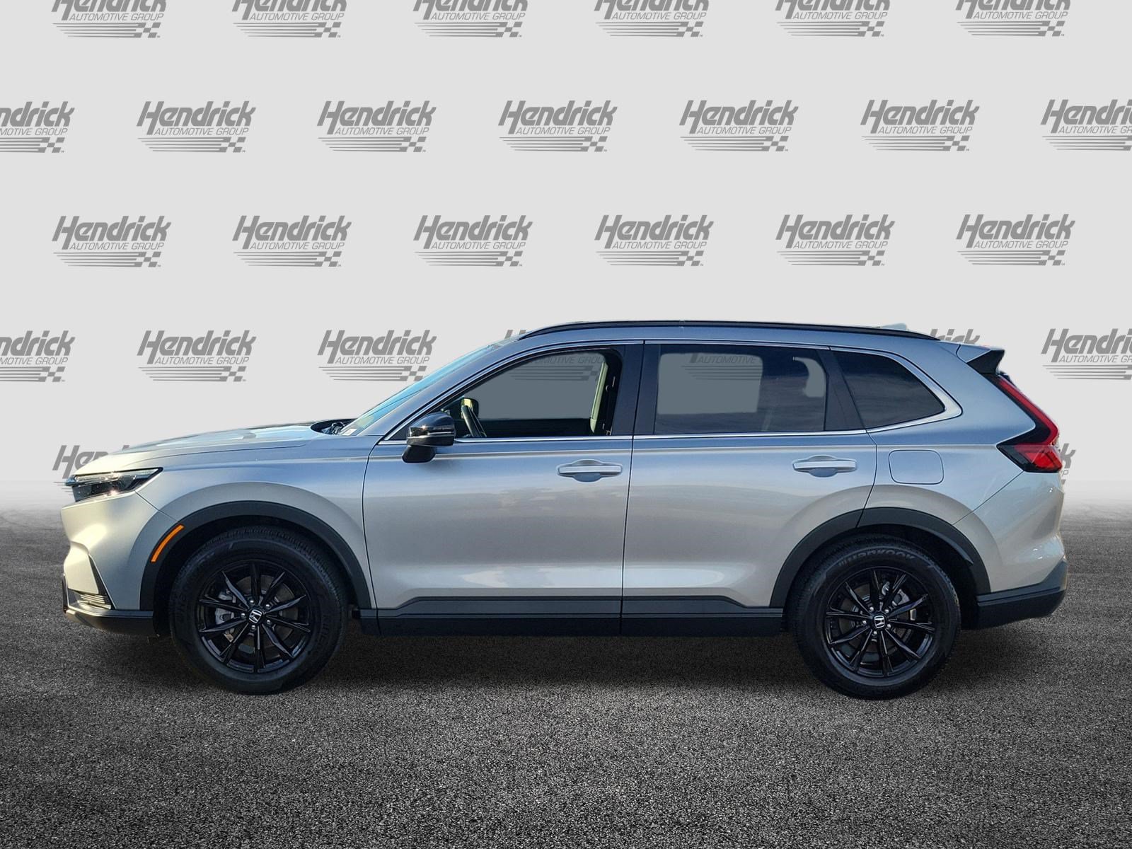 Used 2025 Honda CR-V Sport image 4