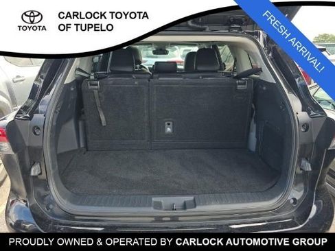 Used 2023 Toyota Highlander XLE FWD image 11