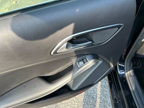 Used 2019 Mercedes-Benz CLA 250 4MATIC image 23