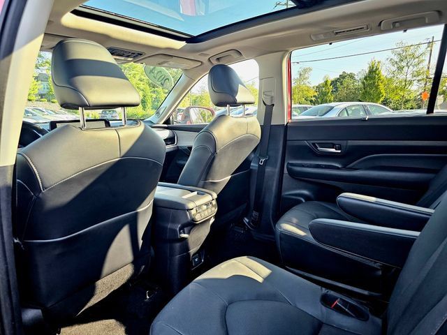 Used 2024 Toyota Grand Highlander AWD image 26