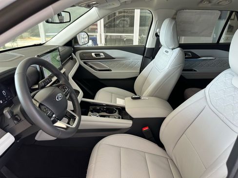 New 2026 Ford Explorer Platinum AWD/4WD image 18