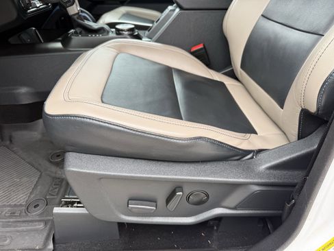 Used 2023 Ford Bronco Wildtrak image 28