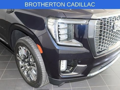 Used 2023 GMC Yukon XL Denali Ultimate AWD/4WD image 13