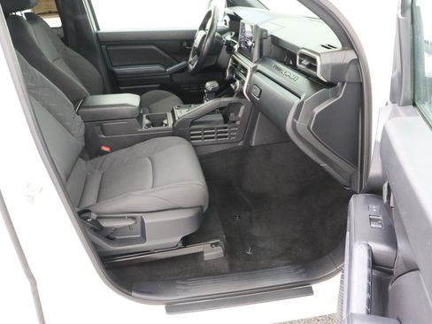 Used 2024 Toyota Tacoma SR RWD image 28
