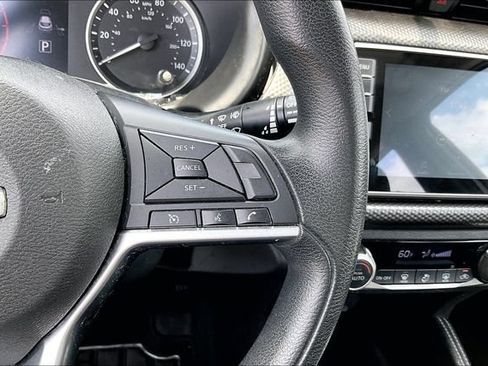 Used 2018 Nissan Kicks SV FWD image 11