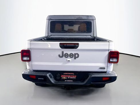 Used 2020 Jeep Gladiator Overland AWD/4WD image 7