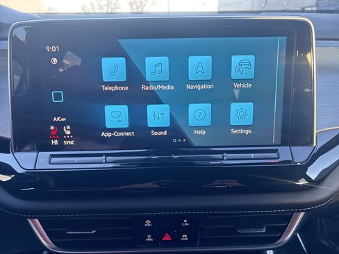 Used 2024 Volkswagen Atlas Cross Sport SE image 24