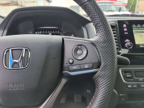 Used 2025 Honda Passport TrailSport image 22