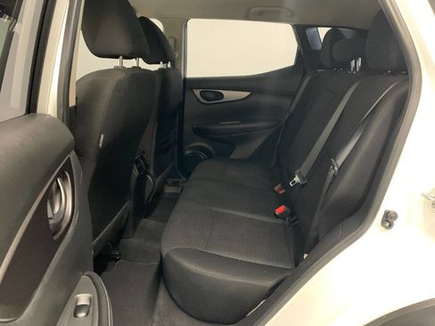 Used 2019 Nissan Rogue Sport S image 16