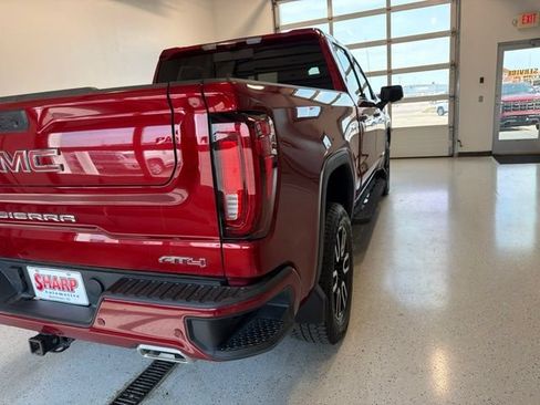 Used 2025 GMC Sierra 1500 AT4 w/ Technology Package AWD/4WD image 8