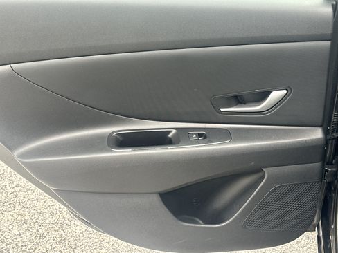 Used 2024 Hyundai Elantra SEL FWD image 21