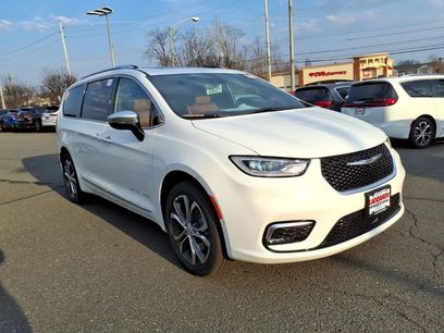 New 2026 Chrysler Pacifica Pinnacle