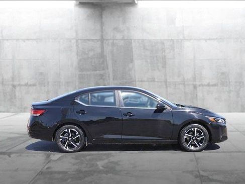 Used 2024 Nissan Sentra SV FWD image 5