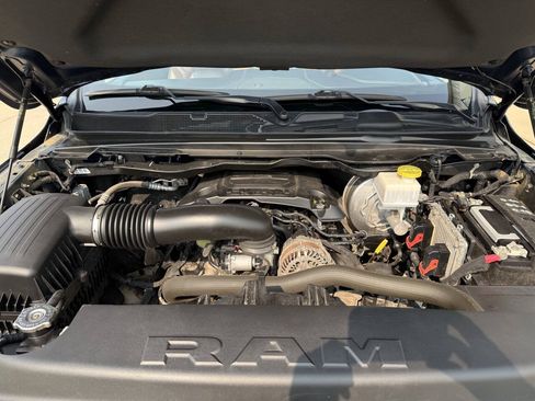 Used 2022 RAM 1500 Limited w/ Body-Colour Bumper Group AWD/4WD image 9