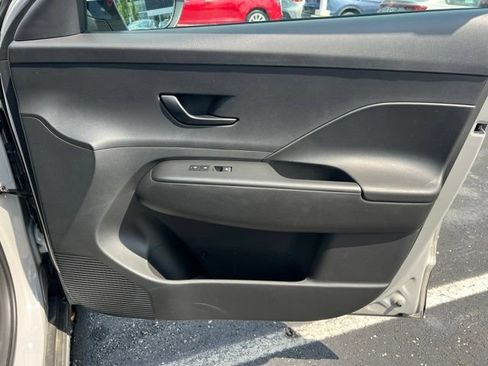 Used 2025 Hyundai Kona SEL FWD image 29