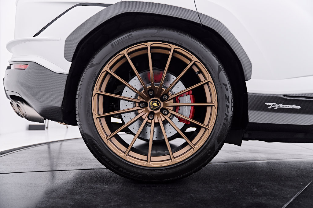 Used 2023 Lamborghini Urus Performante AWD/4WD image 36