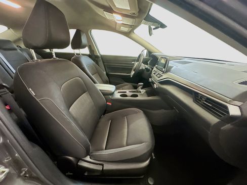 Used 2025 Nissan Altima 2.5 SV image 31