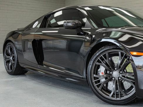 Used 2015 Audi R8 V10 plus w/ Full Leather Package image 8