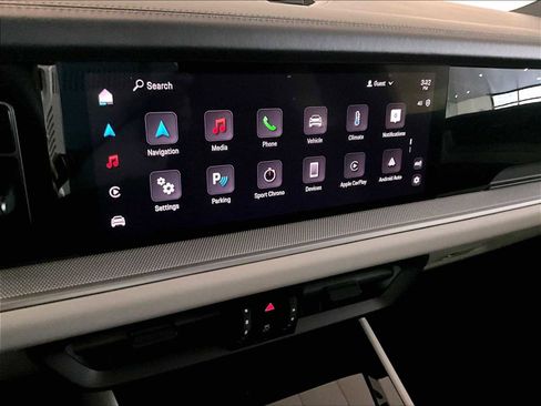 Used 2024 Porsche Cayenne image 19