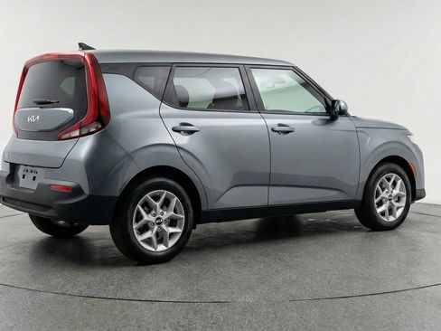 Used 2025 Kia Soul LX w/ LX Technology Package image 9