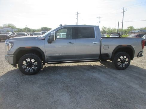 New 2026 GMC Sierra 3500 Denali w/ Denali Reserve Package AWD/4WD image 9