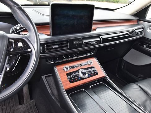 Used 2022 Lincoln Aviator Reserve w/ Equipment Group 201A AWD/4WD image 8