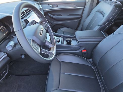 New 2025 Jeep Grand Cherokee L Limited image 7