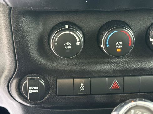 Certified 2018 Jeep Wrangler Unlimited Sport AWD/4WD image 29