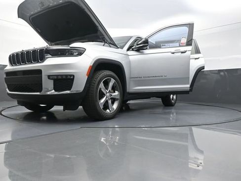 Used 2022 Jeep Grand Cherokee L Limited AWD/4WD image 38