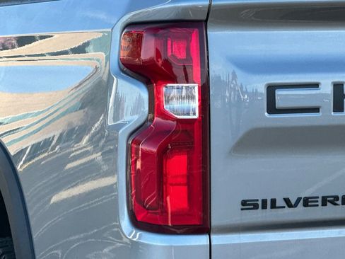 Certified 2023 Chevrolet Silverado 1500 ZR2 w/ Technology Package image 49