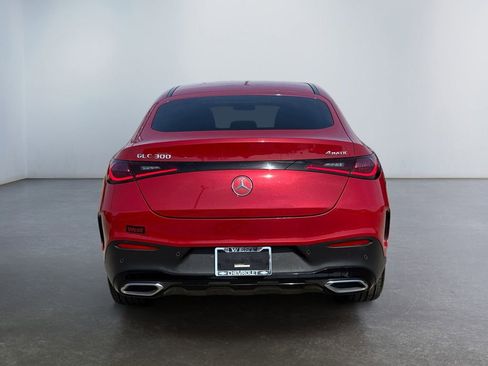 Used 2024 Mercedes-Benz GLC 300 4MATIC image 4